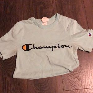 Cropped Champion T-Shirt